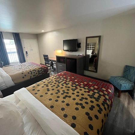 Econo Lodge Inn & Suites מורפריסבורו מראה חיצוני תמונה