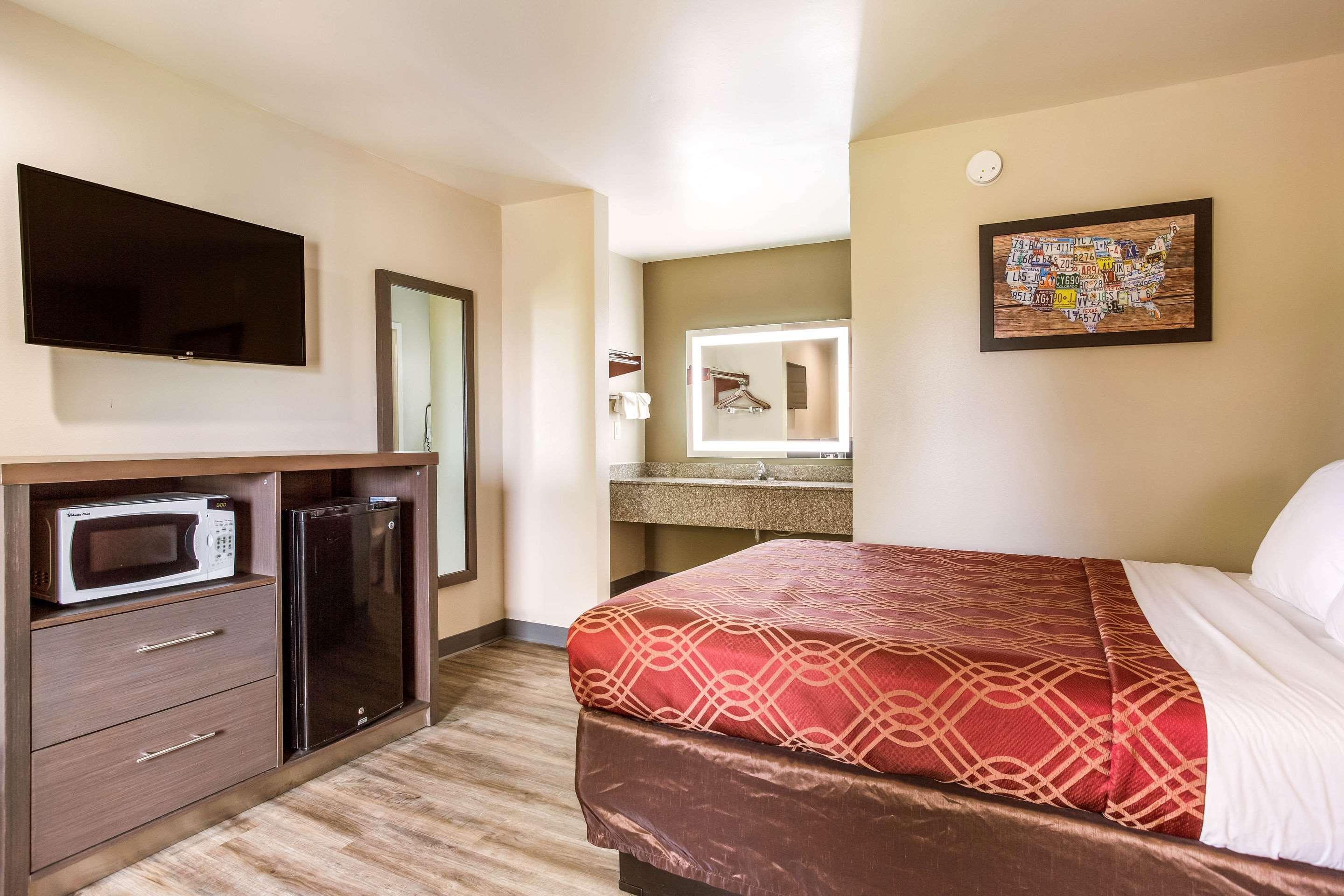 Econo Lodge Inn & Suites מורפריסבורו מראה חיצוני תמונה