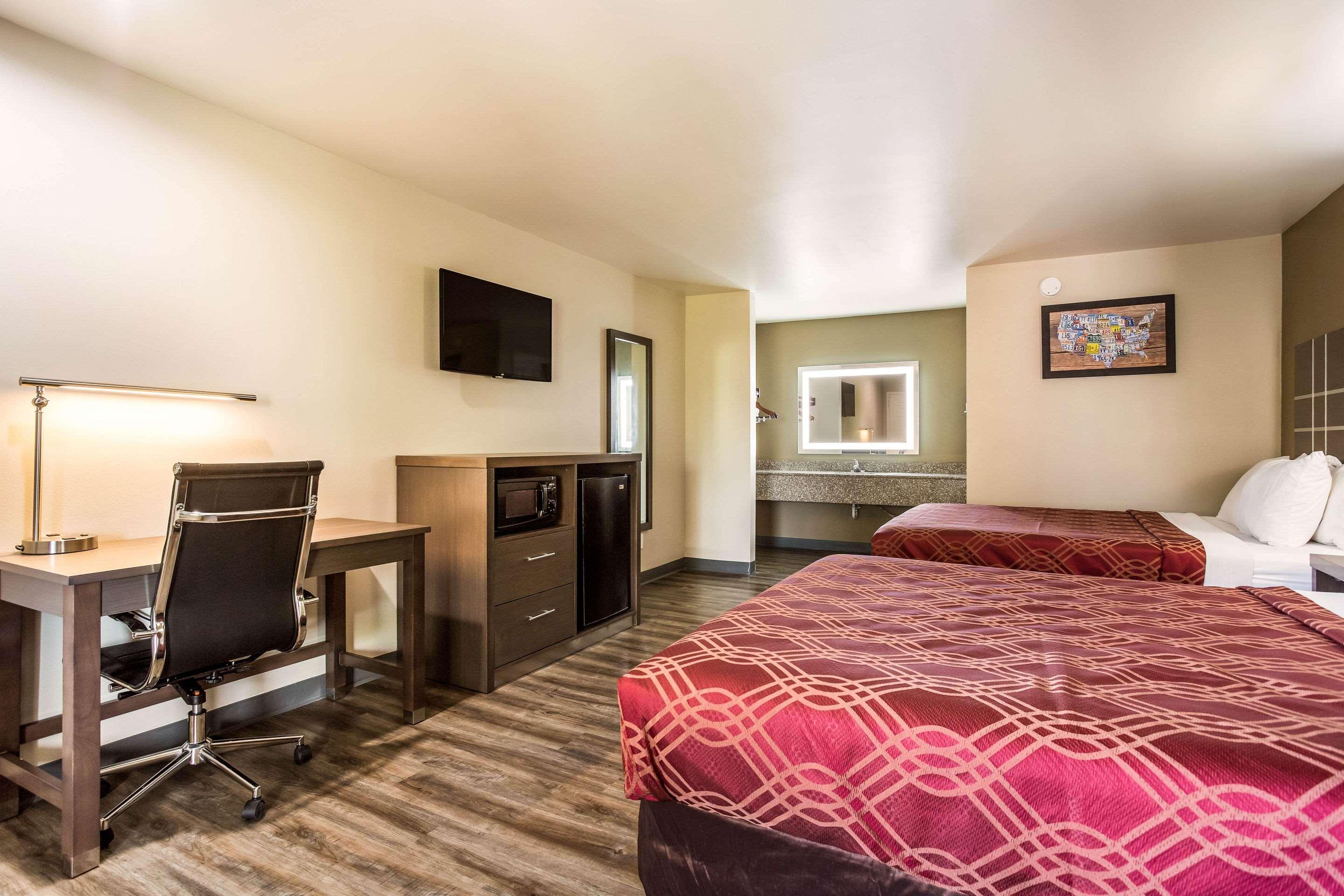 Econo Lodge Inn & Suites מורפריסבורו מראה חיצוני תמונה