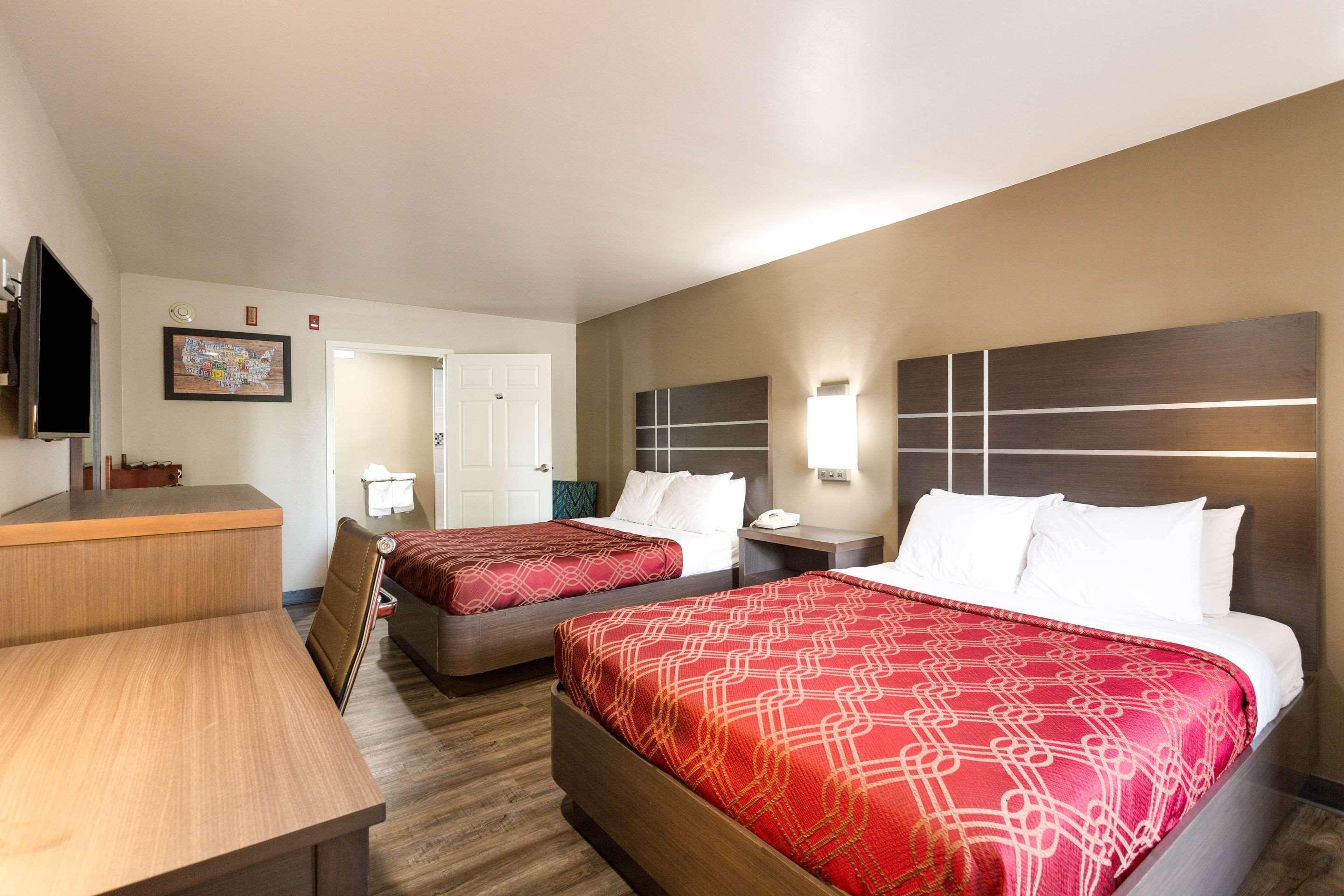 Econo Lodge Inn & Suites מורפריסבורו מראה חיצוני תמונה