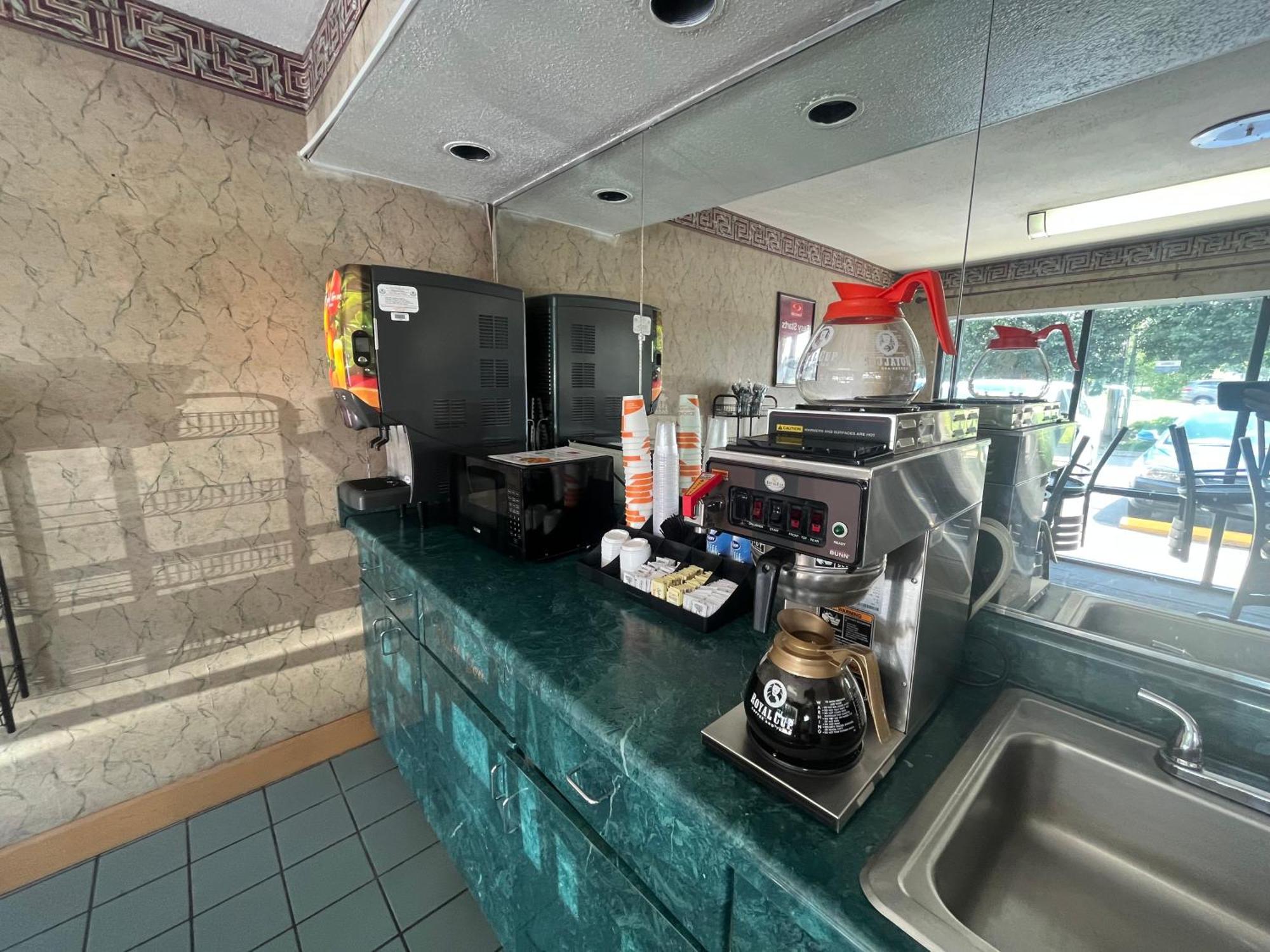 Econo Lodge Inn & Suites מורפריסבורו מראה חיצוני תמונה
